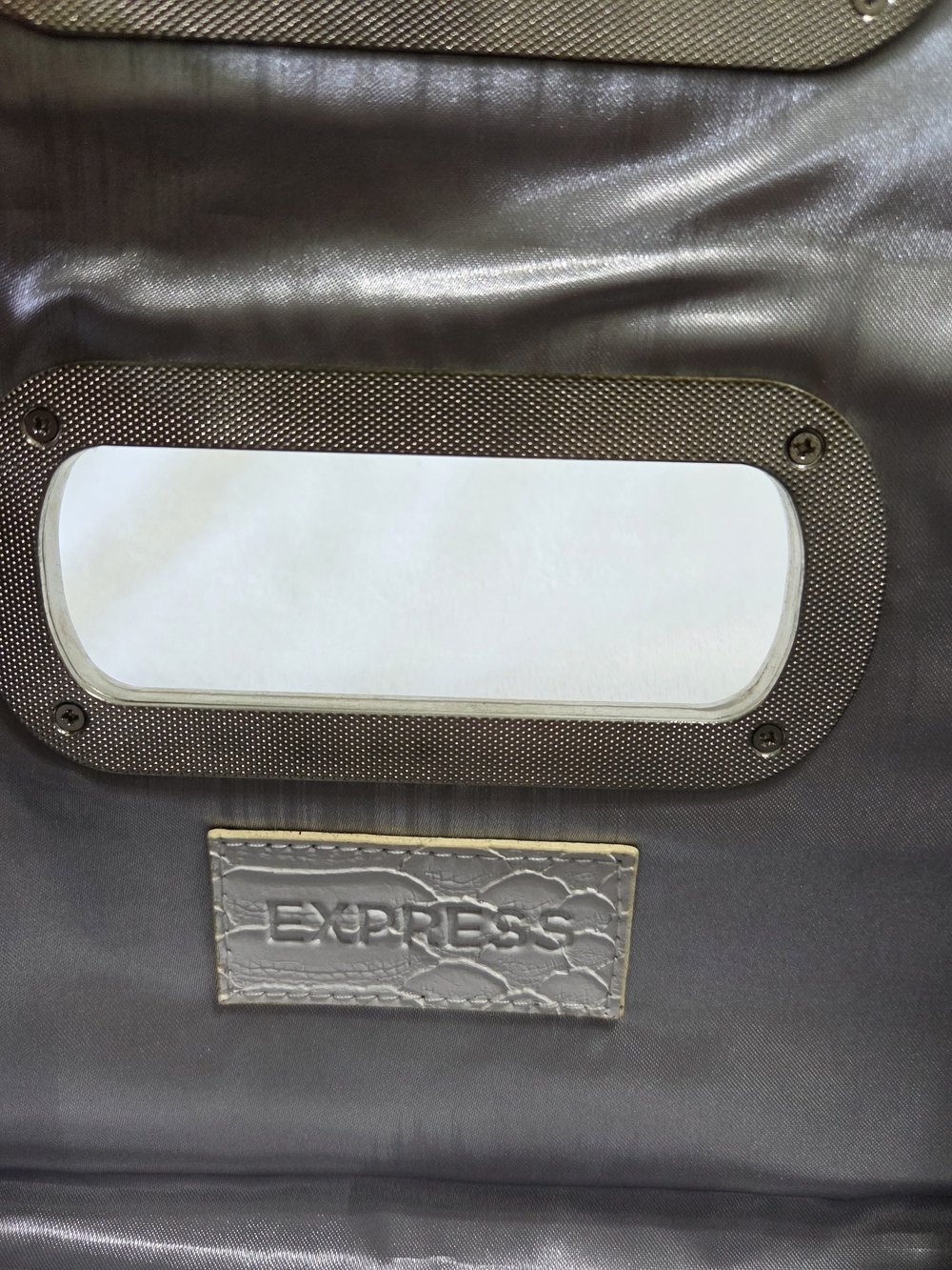 White Textured Faux-Snake Envelope Clutch with Metallic Handle Magnetic Closure - Picture 5 of 10